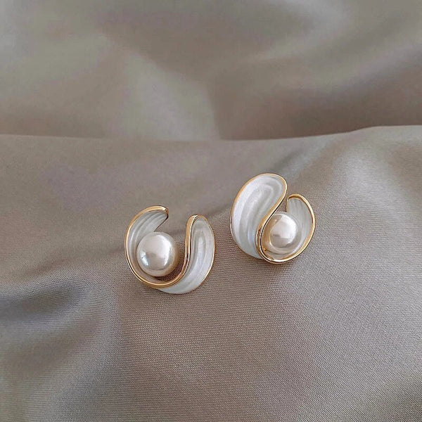 Elegant Gold Earrings Featuring White Opal and Pearls