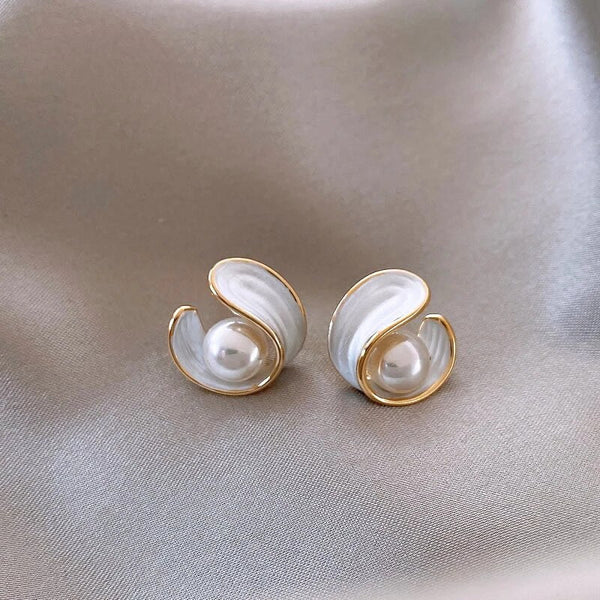 Elegant Gold Earrings Featuring White Opal and Pearls