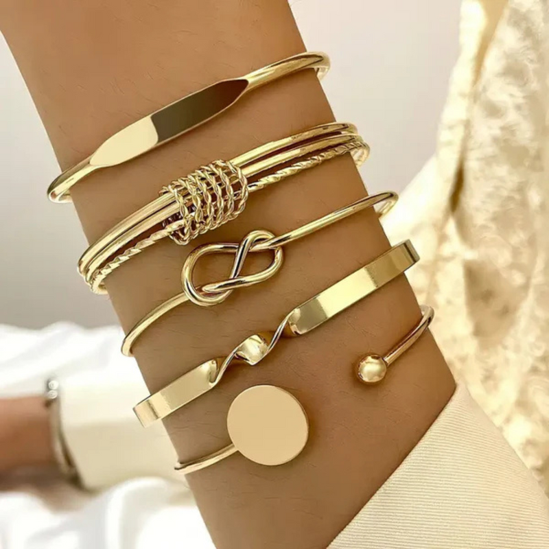 Elegant Gold Knotted Bracelet Set
