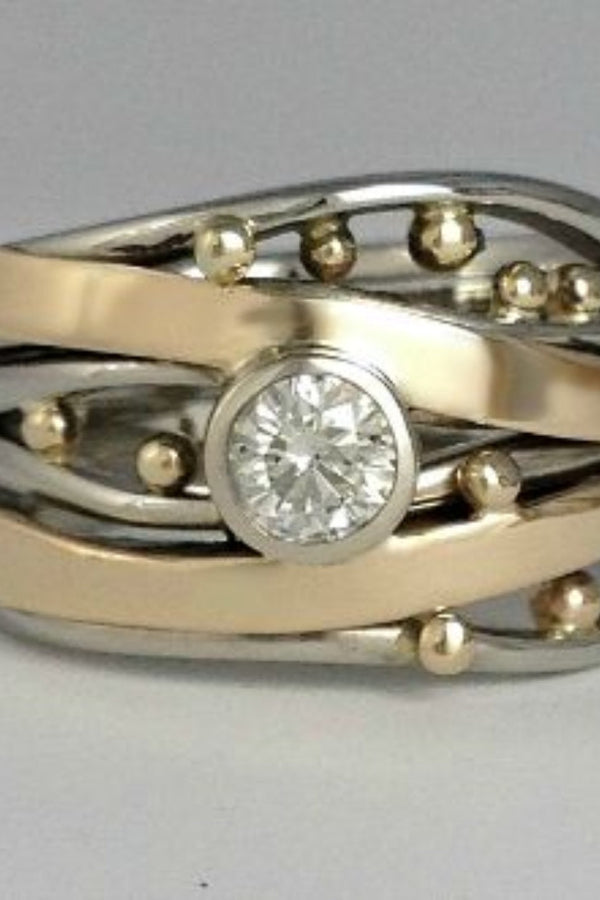 Classic Gold Inlaid Zirconia Ring