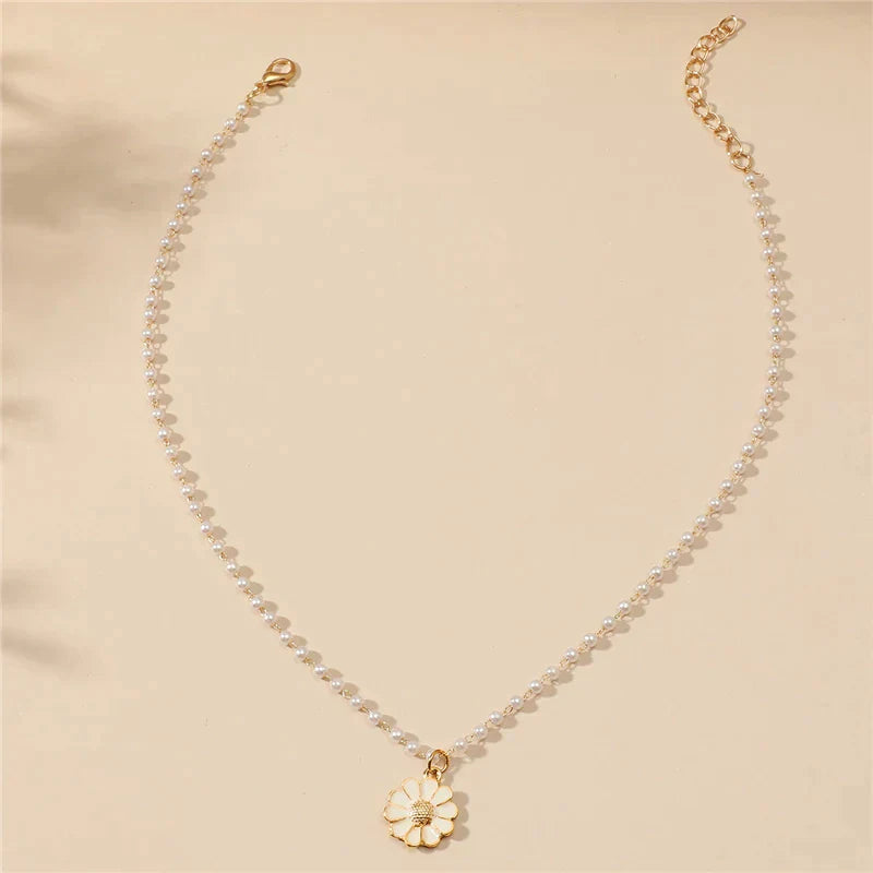 Pearl-Accented Daisy Pendant