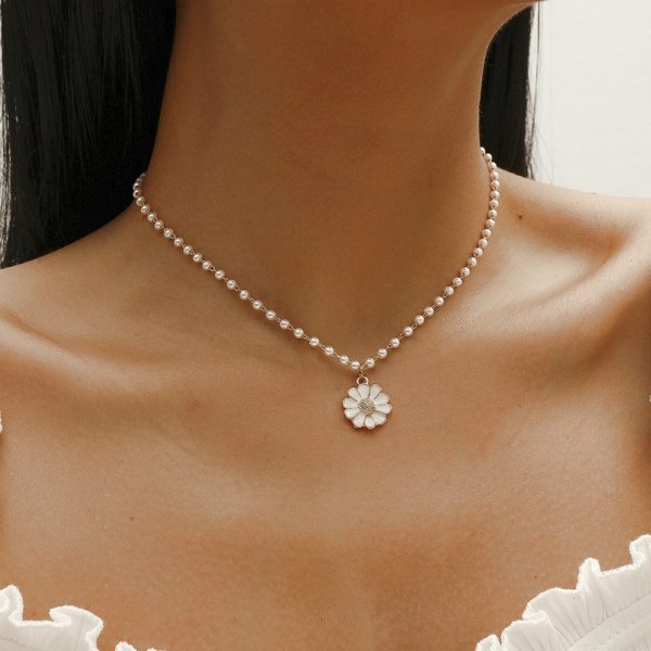Pearl-Accented Daisy Pendant