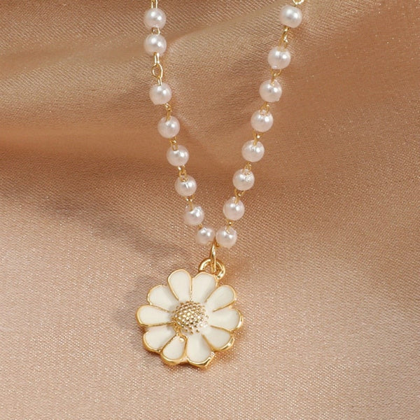 Pearl-Accented Daisy Pendant