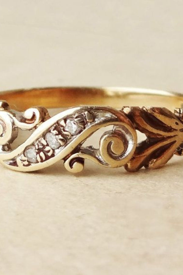 Golden Zirconia Ivy Ring