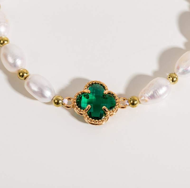 Gold Emerald Cloverleaf Bracelet Adorned with Emeralds and Pearls