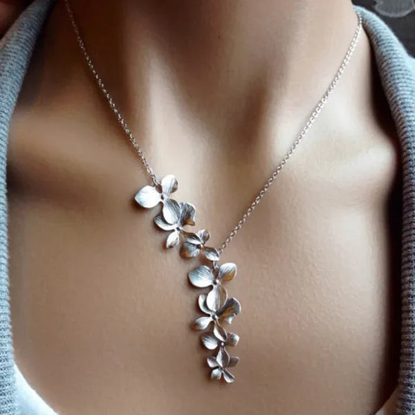 Vintage Floral Silver Necklace
