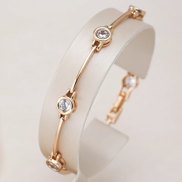 Chic Gold Bracelet Adorned with Zirconia