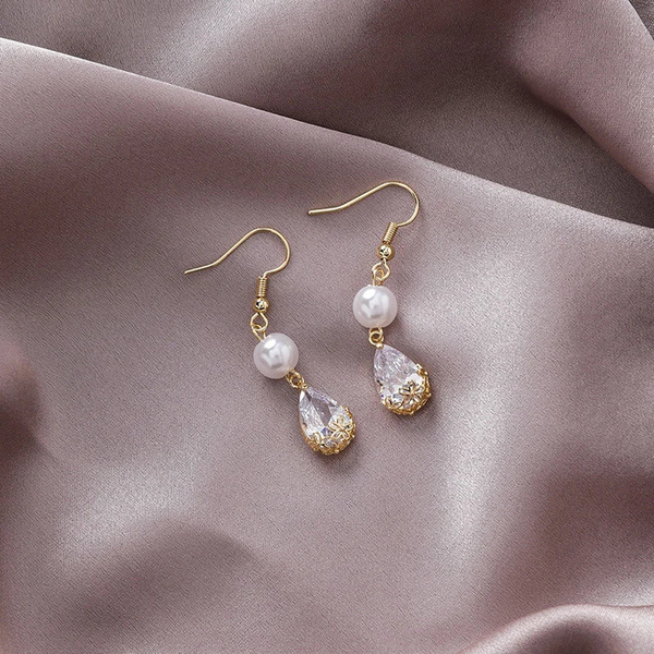 Chic Pearl and Crystal Dangle Earrings