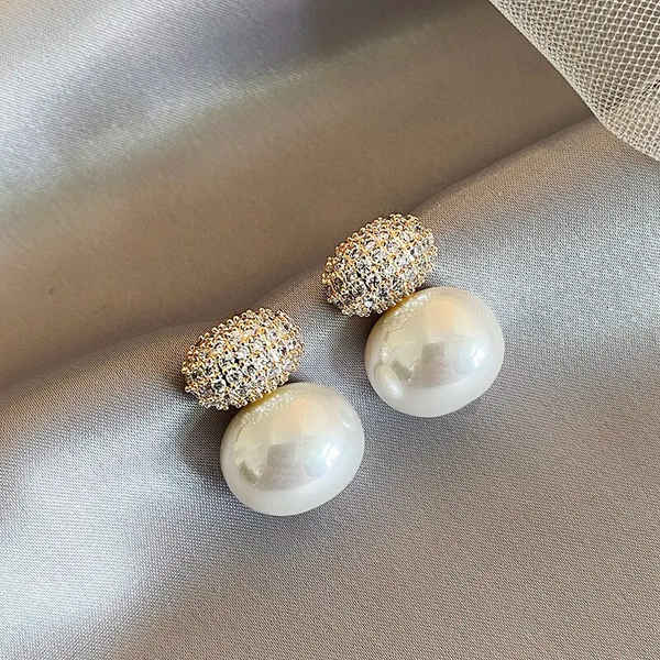 Chic Oval Zirconia and Pearl Earrings
