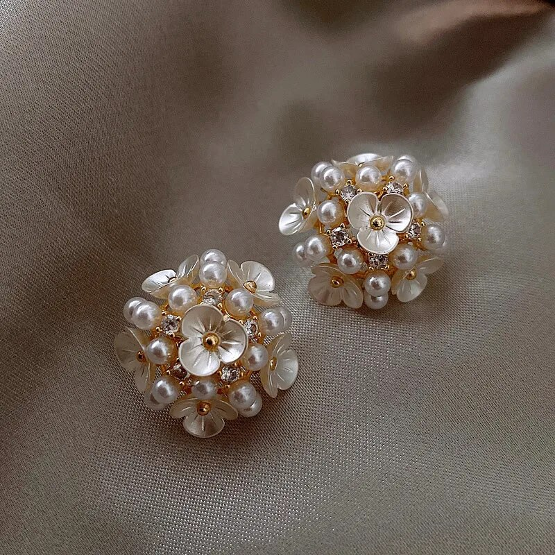 Chic Pearl Blossom Earrings