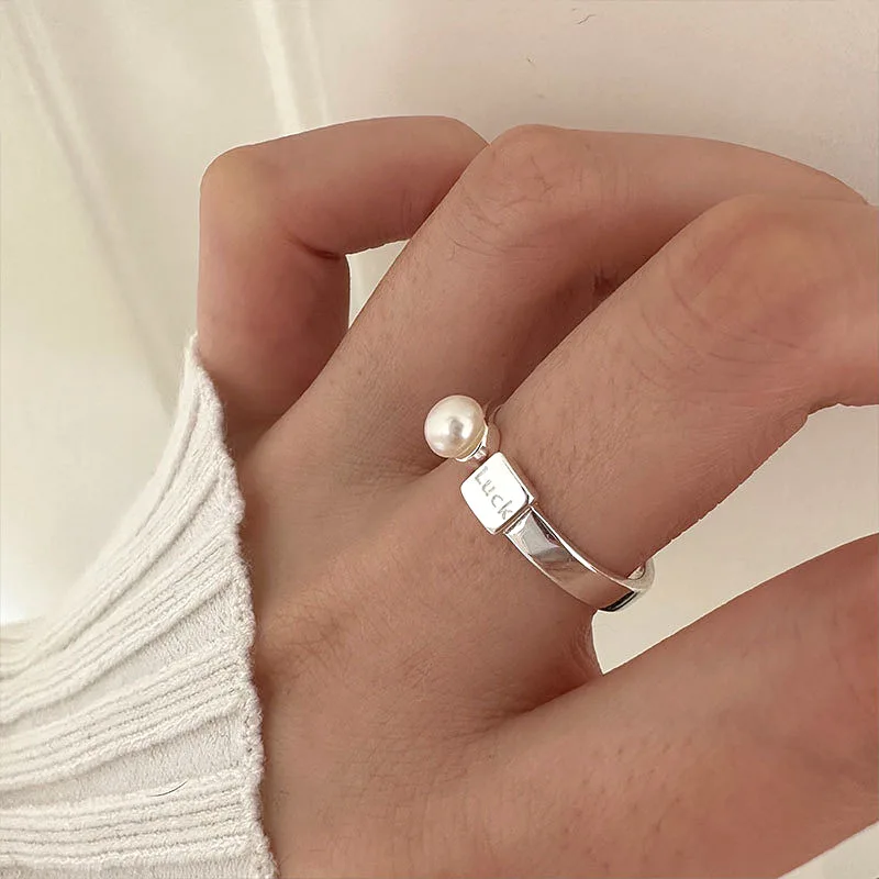 Chic Lucky Pearl Ring