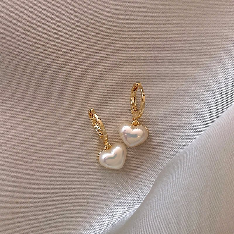Chic Heart-Shaped Pearl Earrings