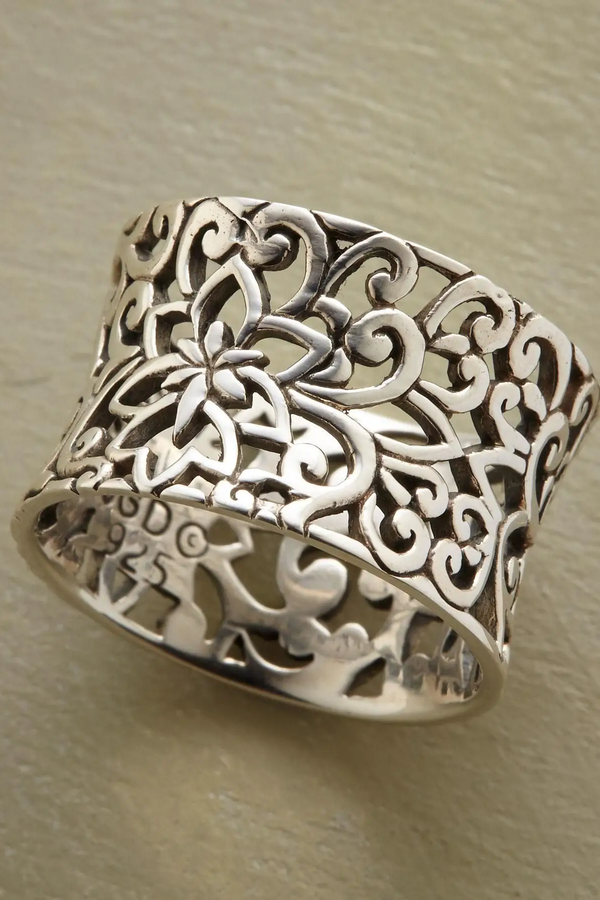 Bonnie - Antique Silver Hollow Ring
